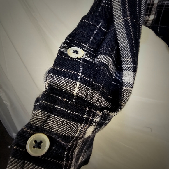 Paige plaid buttondown top. - Picture 5 of 9